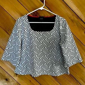 Vintage Geometric Print Bell Sleeve Cropped Top